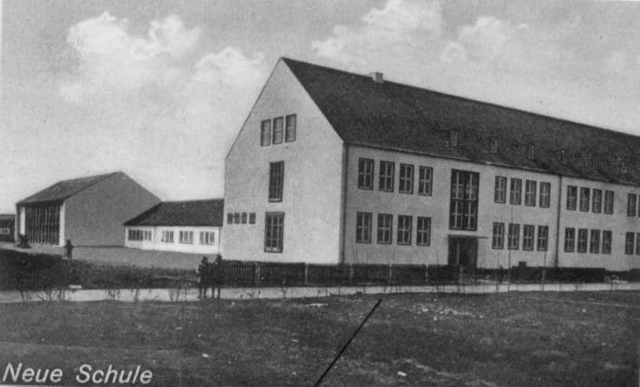 neue Schule: Neubau mit 16 Klassen, 1938